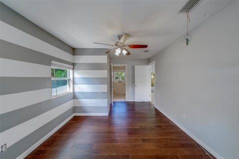 House in Saint Petersburg, Florida 3 bedrooms, 115.94 sq.m. № 1910205 - photo 20