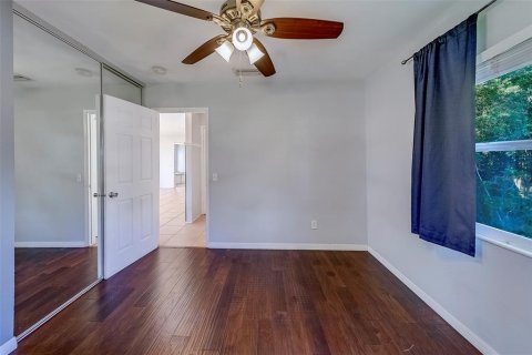 House in Saint Petersburg, Florida 3 bedrooms, 115.94 sq.m. № 1910205 - photo 27