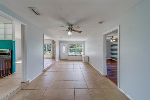 House in Saint Petersburg, Florida 3 bedrooms, 115.94 sq.m. № 1910205 - photo 4