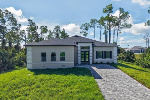 Casa en Port Charlotte, Florida 4 dormitorios, 217.95 m2 № 2349328