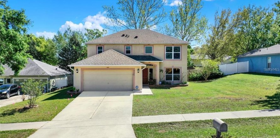 Villa ou maison à Clermont, Floride 3 chambres, 215.53 m2 № 1825203
