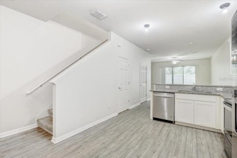 Touwnhouse à vendre à Tampa, Floride: 2 chambres, 137.5 m2 № 1886207 - photo 8
