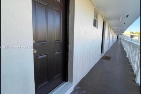 Copropriété à louer à Miami, Floride: 1 chambre, 76.64 m2 № 1849224 - photo 13