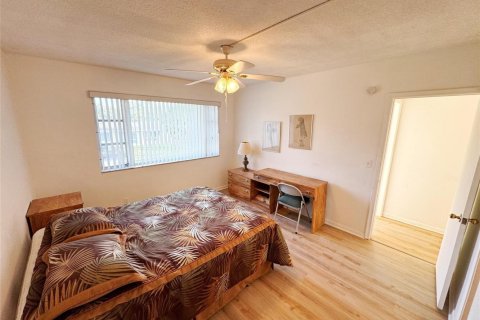 Condo in Pompano Beach, Florida, 2 bedrooms № 2244546 - photo 22