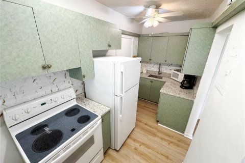 Condo in Pompano Beach, Florida, 2 bedrooms № 2244546 - photo 7