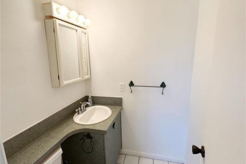 Condo in Pompano Beach, Florida, 2 bedrooms № 2244546 - photo 21