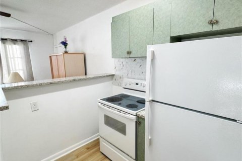 Condo in Pompano Beach, Florida, 2 bedrooms № 2244546 - photo 5