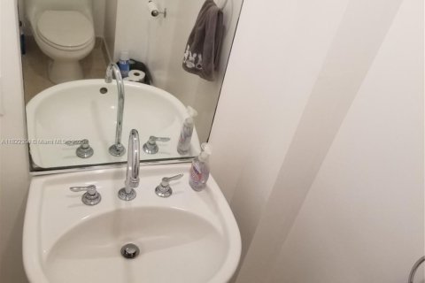 Снять в аренду кондоминиум в Майами-Бич, Флорида 1 спальня, 74.88м2, № 1958710 - фото 16