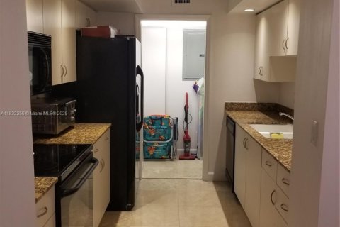 Снять в аренду кондоминиум в Майами-Бич, Флорида 1 спальня, 74.88м2, № 1958710 - фото 5