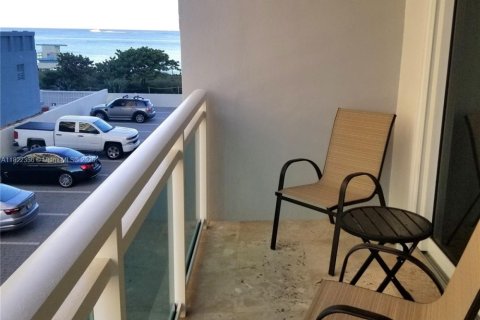 Снять в аренду кондоминиум в Майами-Бич, Флорида 1 спальня, 74.88м2, № 1958710 - фото 17