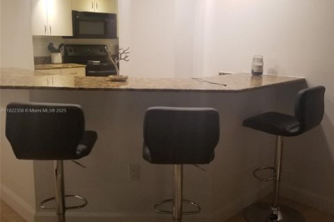 Снять в аренду кондоминиум в Майами-Бич, Флорида 1 спальня, 74.88м2, № 1958710 - фото 9