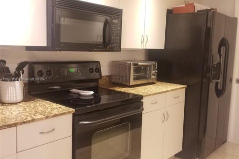 Снять в аренду кондоминиум в Майами-Бич, Флорида 1 спальня, 74.88м2, № 1958710 - фото 6