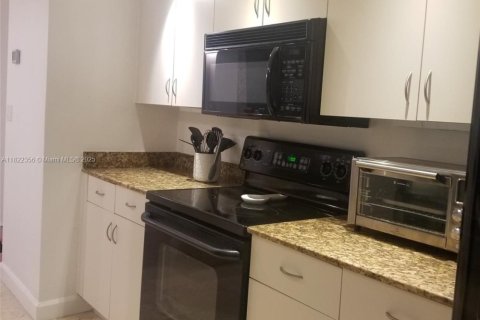 Снять в аренду кондоминиум в Майами-Бич, Флорида 1 спальня, 74.88м2, № 1958710 - фото 7