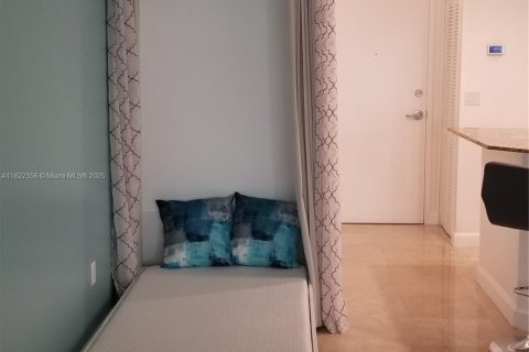 Снять в аренду кондоминиум в Майами-Бич, Флорида 1 спальня, 74.88м2, № 1958710 - фото 11