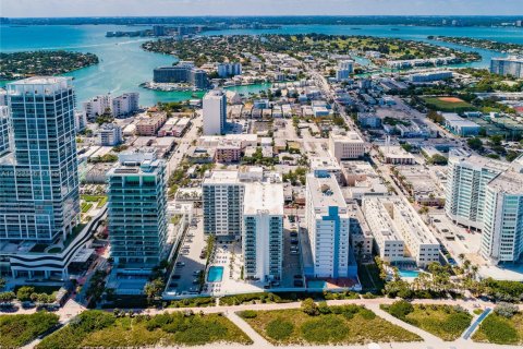Снять в аренду кондоминиум в Майами-Бич, Флорида 1 спальня, 74.88м2, № 1958710 - фото 27