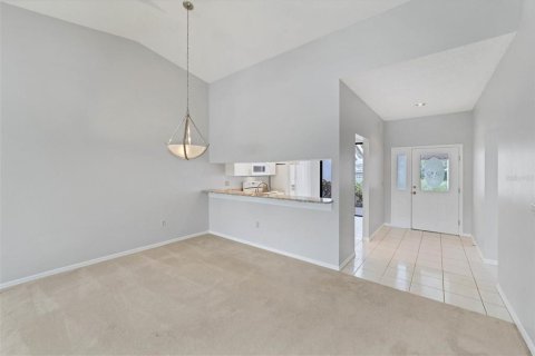 House in Sarasota, Florida 2 bedrooms, 116.13 sq.m. № 867034 - photo 10