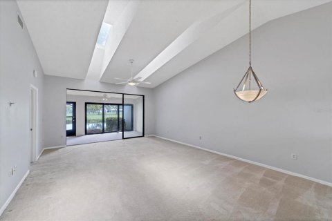 House in Sarasota, Florida 2 bedrooms, 116.13 sq.m. № 867034 - photo 3