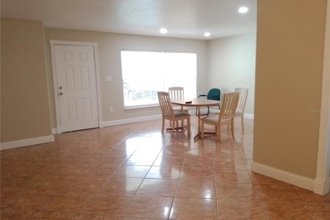 Casa en venta en Eustis, Florida, 3 dormitorios, 114.83 m2 № 1918098 - foto 8