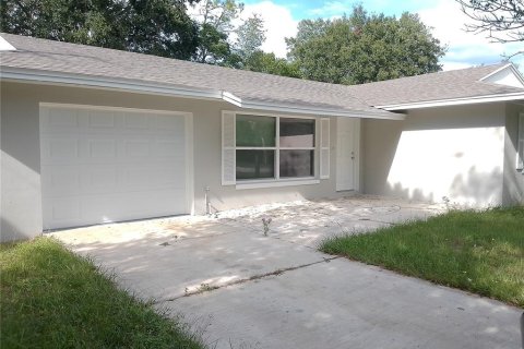 Casa en venta en Eustis, Florida, 3 dormitorios, 114.83 m2 № 1918098 - foto 2