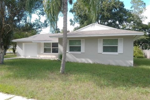 Casa en venta en Eustis, Florida, 3 dormitorios, 114.83 m2 № 1918098 - foto 1