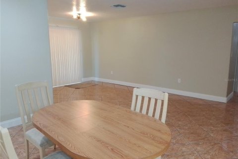 Casa en venta en Eustis, Florida, 3 dormitorios, 114.83 m2 № 1918098 - foto 7