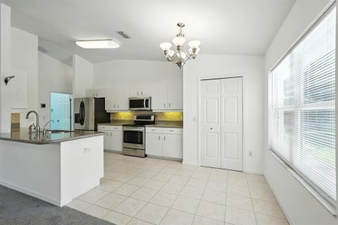 House in Port Orange, Florida 3 bedrooms, 161.84 sq.m. № 1876832 - photo 18