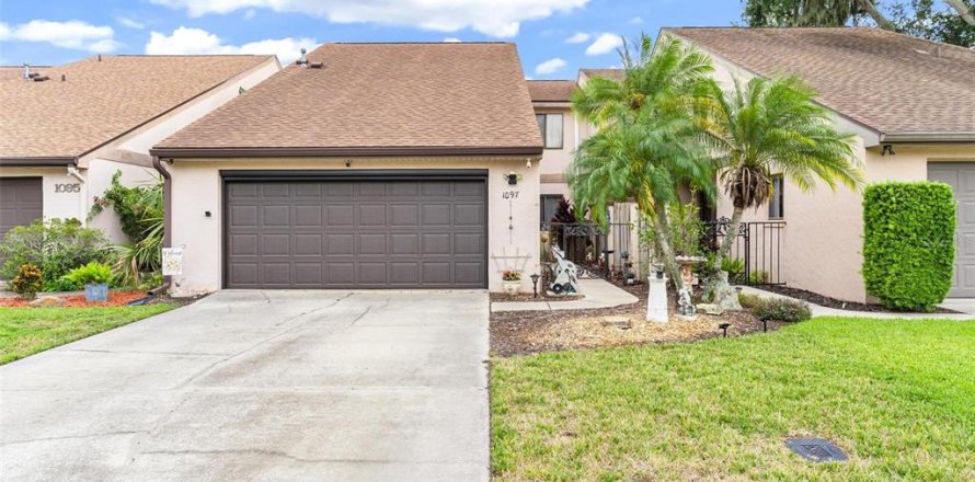 Townhouse in Leesburg, Florida 3 bedrooms, 209.96 sq.m. № 1900859