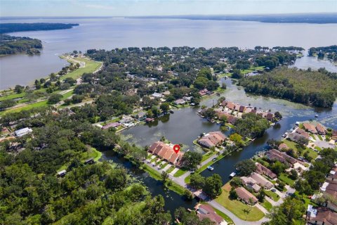 Townhouse in Leesburg, Florida 3 bedrooms, 209.96 sq.m. № 1900859 - photo 5