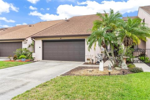 Townhouse in Leesburg, Florida 3 bedrooms, 209.96 sq.m. № 1900859 - photo 2