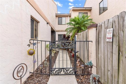 Townhouse in Leesburg, Florida 3 bedrooms, 209.96 sq.m. № 1900859 - photo 6