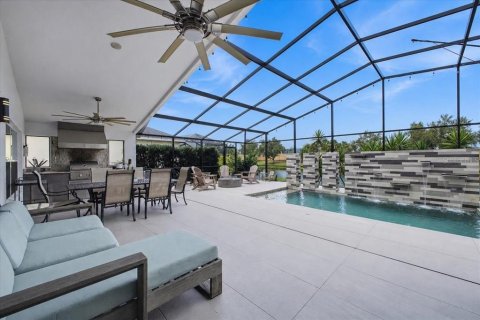House in Bradenton, Florida 4 bedrooms, 224.08 sq.m. № 2227542 - photo 2