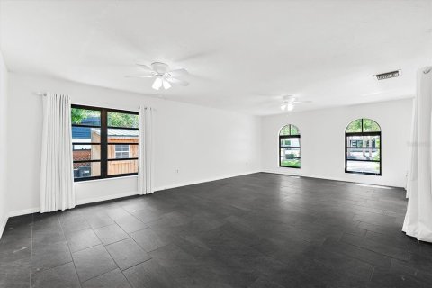 House in Sarasota, Florida 4 bedrooms, 258.45 sq.m. № 1805837 - photo 8