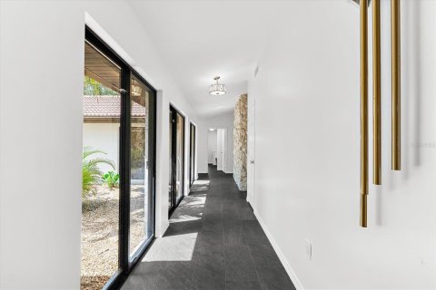 House in Sarasota, Florida 4 bedrooms, 258.45 sq.m. № 1805837 - photo 6