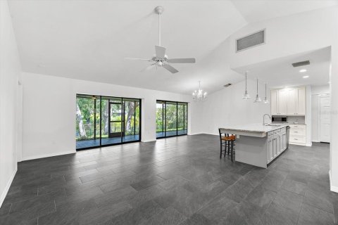 House in Sarasota, Florida 4 bedrooms, 258.45 sq.m. № 1805837 - photo 17