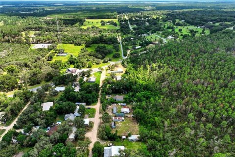 House in Umatilla, Florida 1 bedroom, 24.15 sq.m. № 1916805 - photo 4
