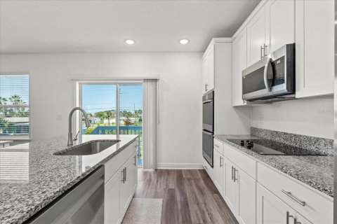 House in Daytona Beach, Florida 5 bedrooms, 250.09 sq.m. № 1688060 - photo 29