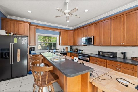 House in Altamonte Springs, Florida 4 bedrooms, 250.09 sq.m. № 2112330 - photo 13