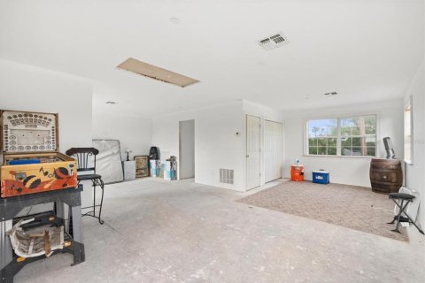 House in Altamonte Springs, Florida 4 bedrooms, 250.09 sq.m. № 2112330 - photo 26