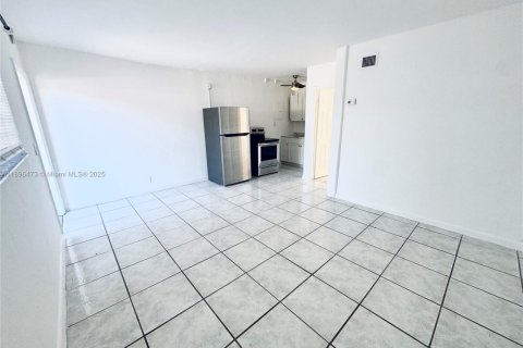 House in Hallandale Beach, Florida 1 bedroom № 2012832 - photo 5