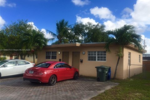 House in Hallandale Beach, Florida 1 bedroom № 2012832 - photo 17