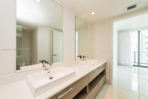 Copropriété à louer à Miami, Floride: 2 chambres, 123.93 m2 № 1930060 - photo 11