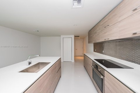 Copropriété à louer à Miami, Floride: 2 chambres, 123.93 m2 № 1930060 - photo 1