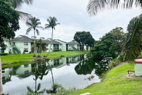 Condominio en venta en Sunrise, Florida, 1 dormitorio, 55.28 m2 № 2089750 - foto 9