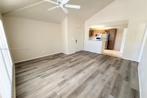 Condominio en venta en Sunrise, Florida, 1 dormitorio, 55.28 m2 № 2089750 - foto 2