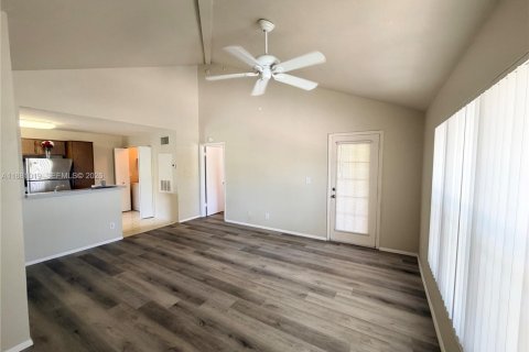 Condominio en venta en Sunrise, Florida, 1 dormitorio, 55.28 m2 № 2089750 - foto 3