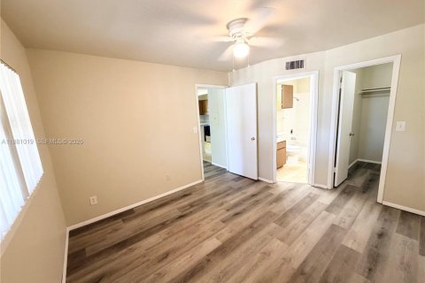 Condominio en venta en Sunrise, Florida, 1 dormitorio, 55.28 m2 № 2089750 - foto 4