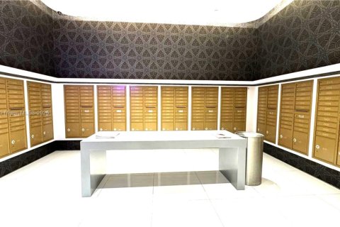 Copropriété à louer à Miami, Floride: 3 chambres, 103.12 m2 № 1965246 - photo 21