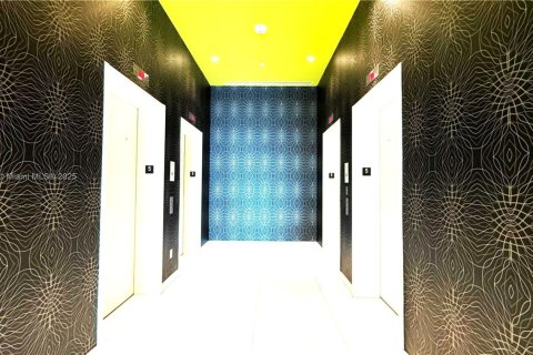 Copropriété à louer à Miami, Floride: 3 chambres, 103.12 m2 № 1965246 - photo 6