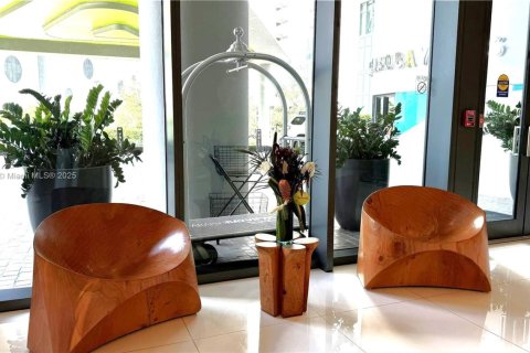 Copropriété à louer à Miami, Floride: 3 chambres, 103.12 m2 № 1965246 - photo 4