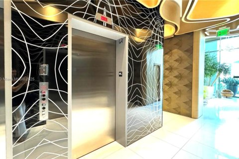 Copropriété à louer à Miami, Floride: 3 chambres, 103.12 m2 № 1965246 - photo 5